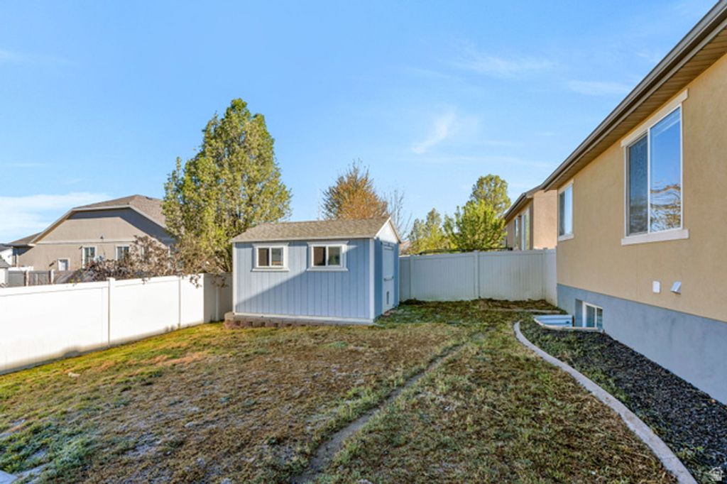 Image 28 of property listing at 3711 N MEADOW SPRINGS LN, Lehi, UT 84043