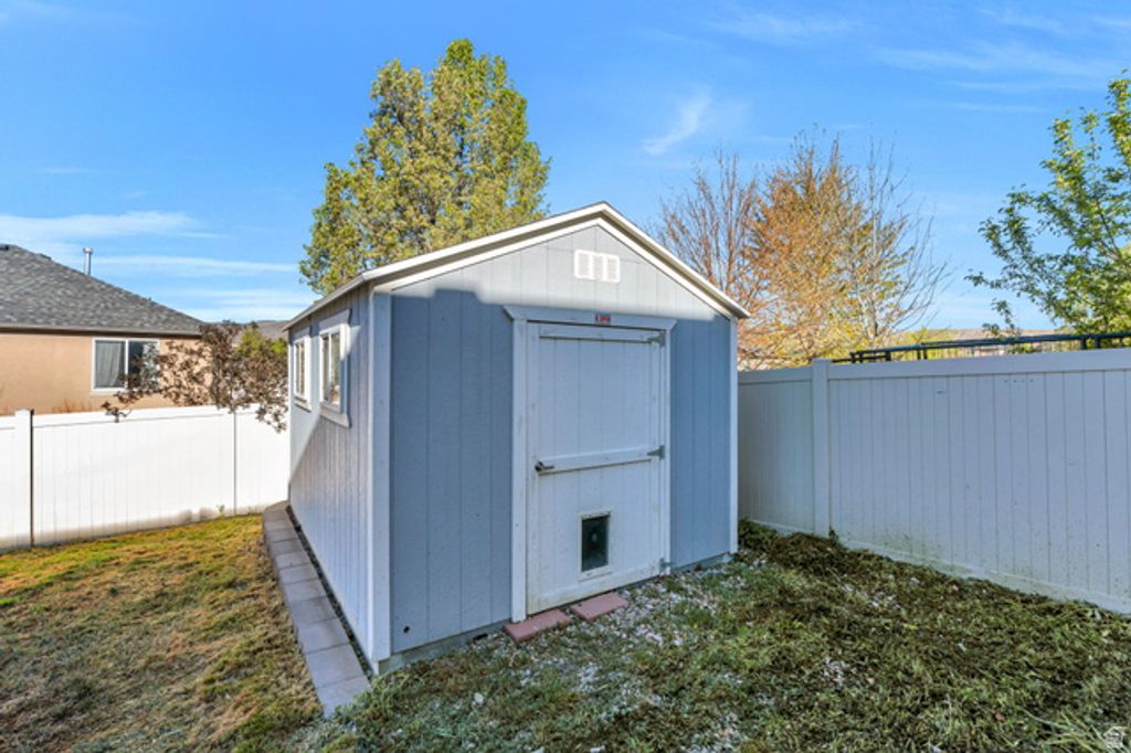 Image 29 of property listing at 3711 N MEADOW SPRINGS LN, Lehi, UT 84043
