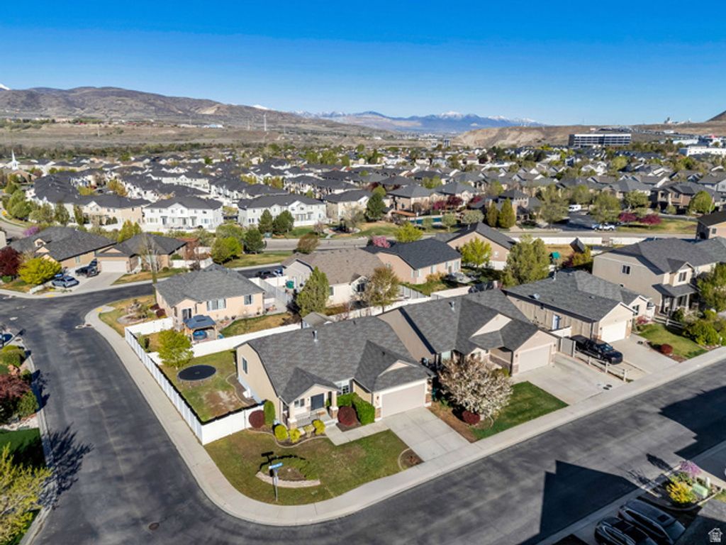 Image 31 of property listing at 3711 N MEADOW SPRINGS LN, Lehi, UT 84043