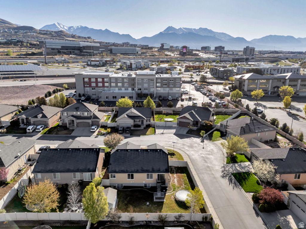 Image 35 of property listing at 3711 N MEADOW SPRINGS LN, Lehi, UT 84043