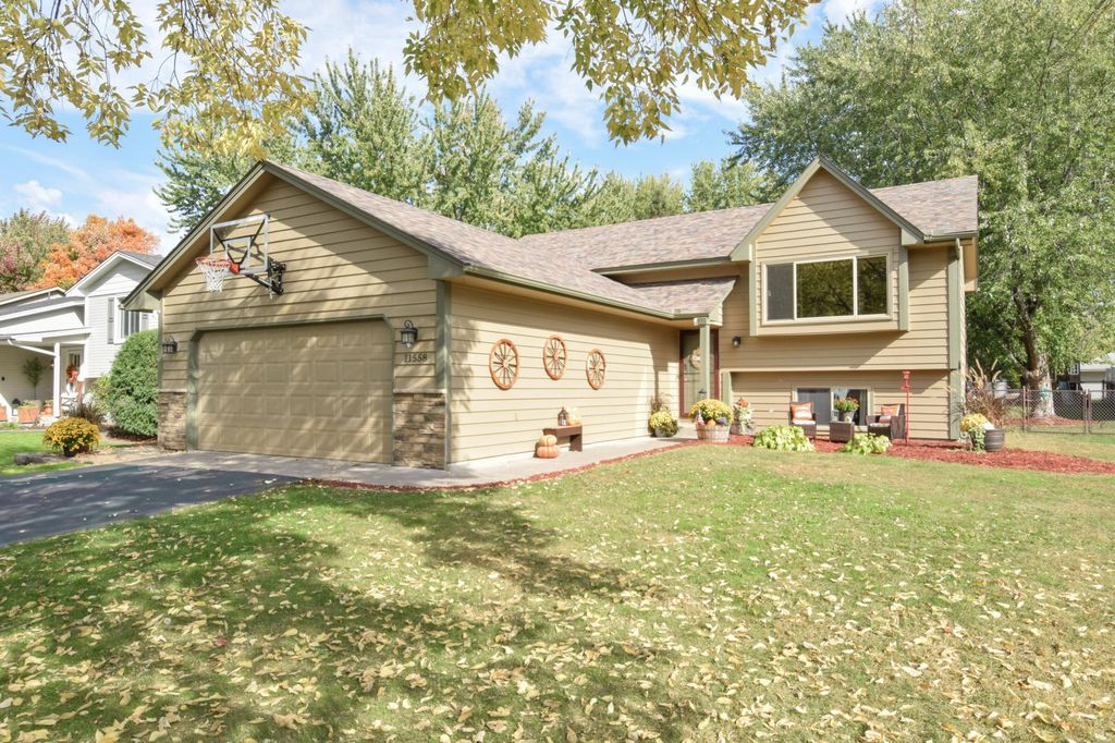 11558 Xylon Avenue N, Champlin, MN 55316 — photo 2