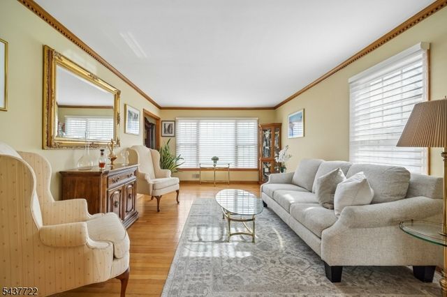 167 Newbrook Ln, Springfield Twp., NJ 07081
