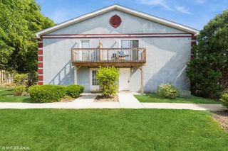 1141 Greenwood Circle 7F, Woodstock, IL 60098