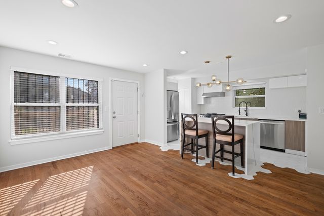 6449 S Kenwood Avenue 2, Chicago, IL 60637