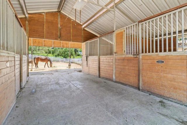 29950 Robbie Ln, Vista, CA 92084