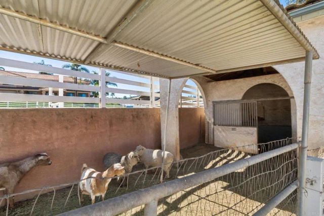 29950 Robbie Ln, Vista, CA 92084