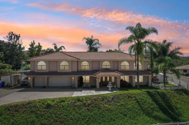 29950 Robbie Ln, Vista, CA 92084