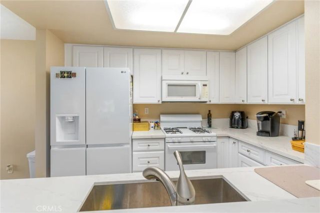 24352 Berrendo 4, Laguna Hills, CA 92656