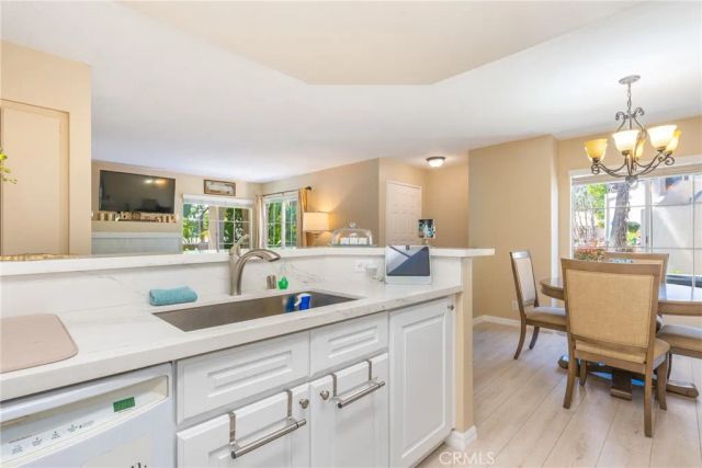 24352 Berrendo 4, Laguna Hills, CA 92656