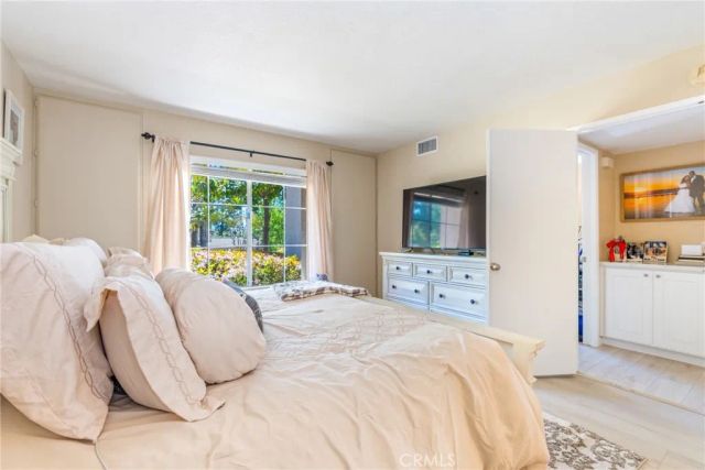 24352 Berrendo 4, Laguna Hills, CA 92656