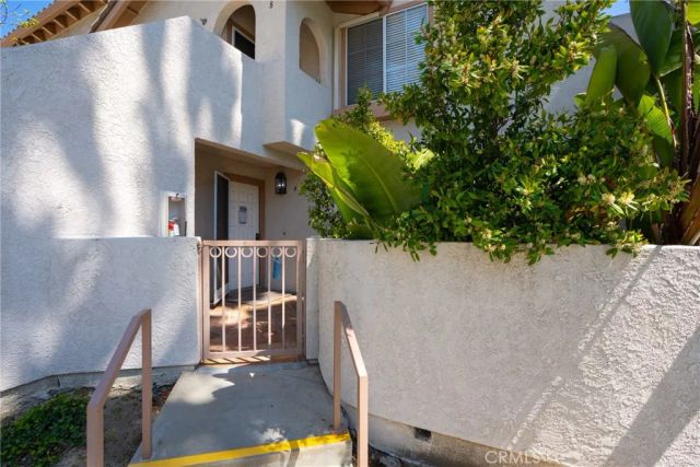 24352 Berrendo 4, Laguna Hills, CA 92656