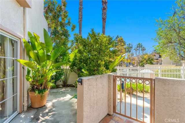 24352 Berrendo 4, Laguna Hills, CA 92656