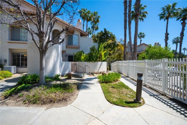 24352 Berrendo 4, Laguna Hills, CA 92656