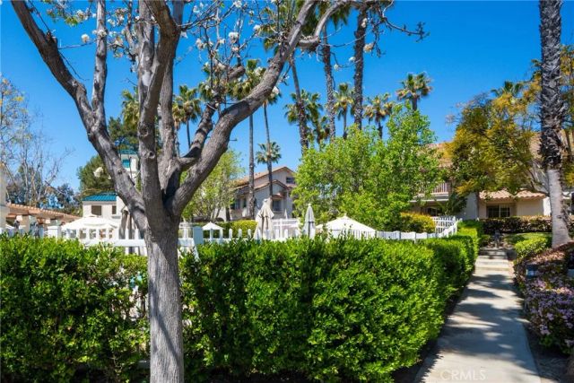 24352 Berrendo 4, Laguna Hills, CA 92656
