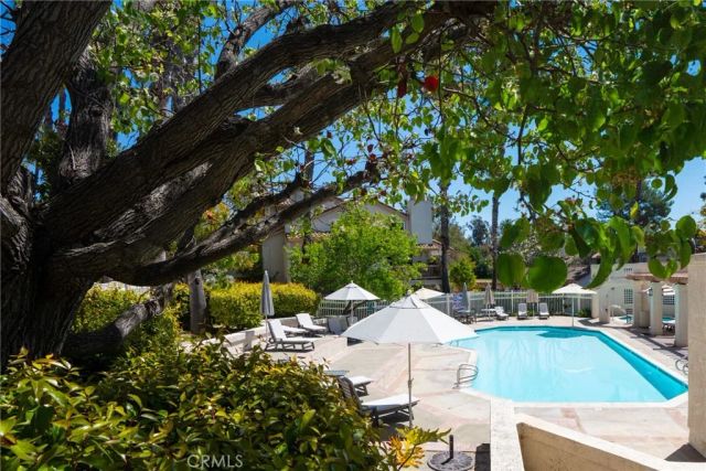 24352 Berrendo 4, Laguna Hills, CA 92656