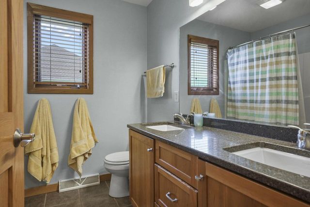 802 Stoney Hill Lane, Cottage Grove, WI 53527