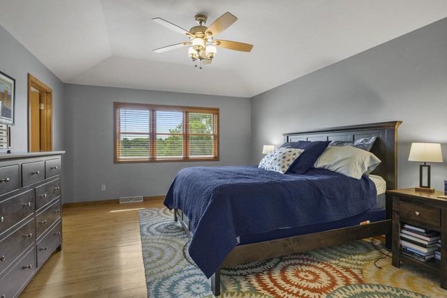 802 Stoney Hill Lane, Cottage Grove, WI 53527