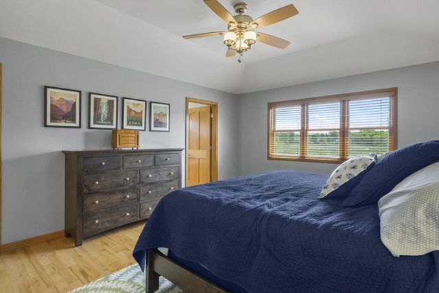 802 Stoney Hill Lane, Cottage Grove, WI 53527