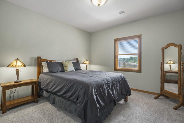 802 Stoney Hill Lane, Cottage Grove, WI 53527