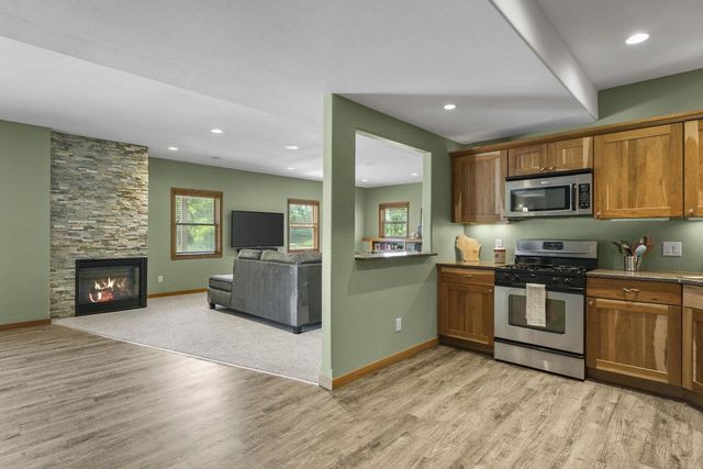 802 Stoney Hill Lane, Cottage Grove, WI 53527