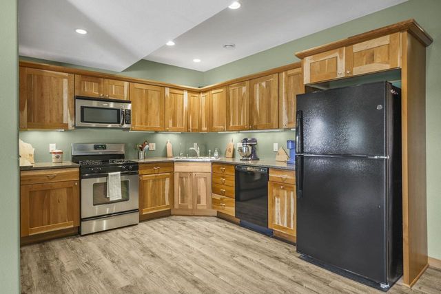 802 Stoney Hill Lane, Cottage Grove, WI 53527