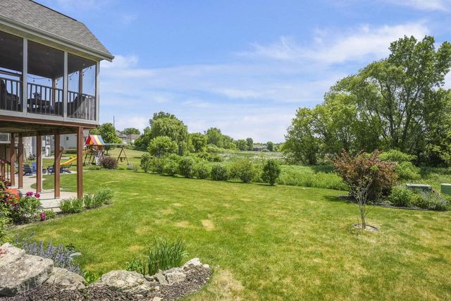 802 Stoney Hill Lane, Cottage Grove, WI 53527
