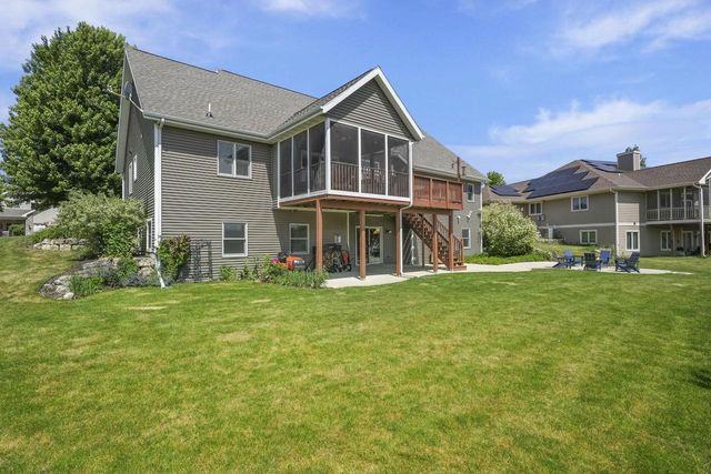 802 Stoney Hill Lane, Cottage Grove, WI 53527