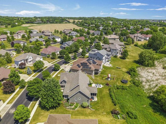 802 Stoney Hill Lane, Cottage Grove, WI 53527