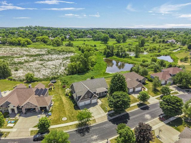 802 Stoney Hill Lane, Cottage Grove, WI 53527