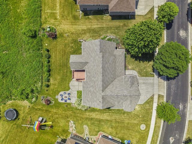 802 Stoney Hill Lane, Cottage Grove, WI 53527