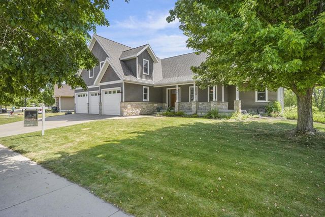 802 Stoney Hill Lane, Cottage Grove, WI 53527