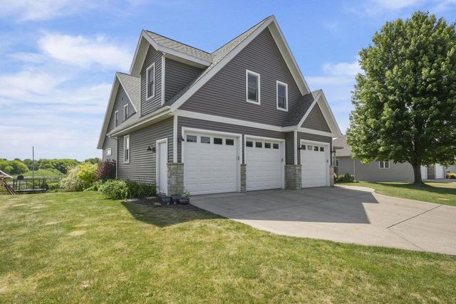 802 Stoney Hill Lane, Cottage Grove, WI 53527