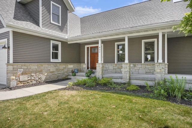 802 Stoney Hill Lane, Cottage Grove, WI 53527