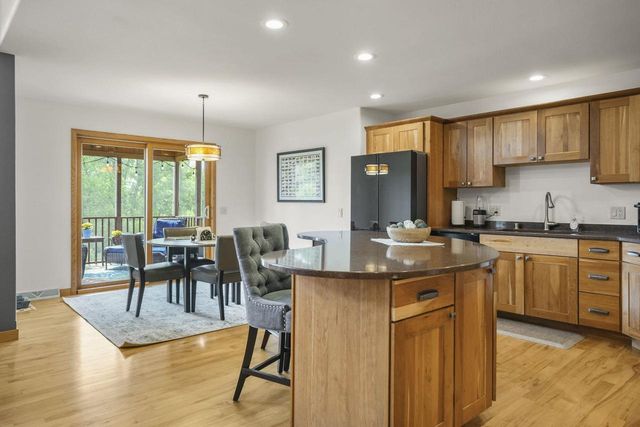 802 Stoney Hill Lane, Cottage Grove, WI 53527