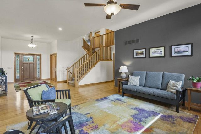 802 Stoney Hill Lane, Cottage Grove, WI 53527