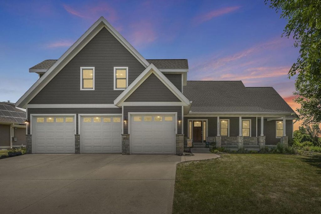 802 Stoney Hill Lane, Cottage Grove, WI 53527