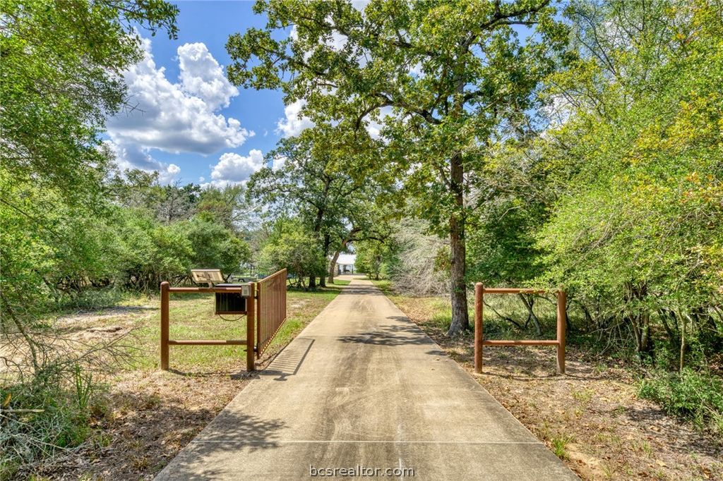 11404 Riley Green Road, Franklin, TX 77856 — photo 3