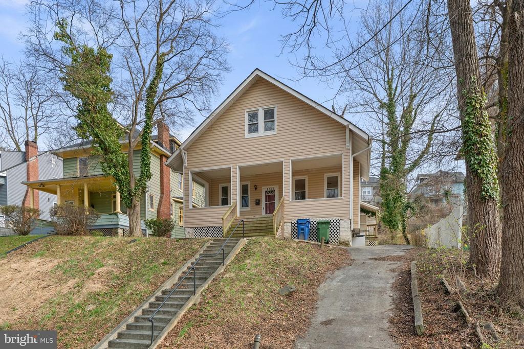 3709 CHESHOLM RD, Baltimore, MD 21216