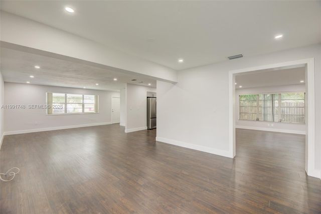 7811 NW 10th St 7811, Pembroke Pines, FL 33024