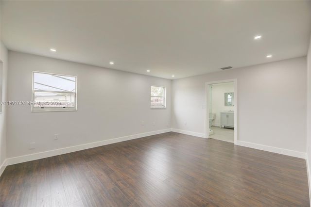 7811 NW 10th St 7811, Pembroke Pines, FL 33024