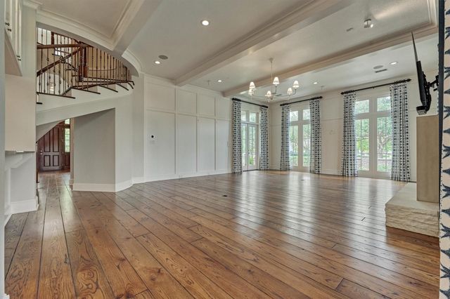 22 E Shore Drive, The Woodlands, TX 77380