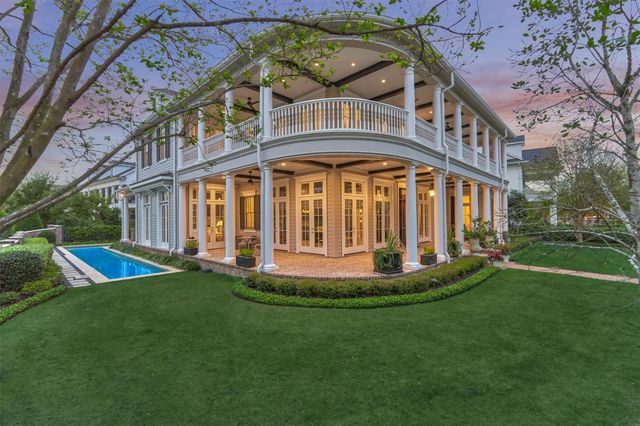 22 E Shore Drive, The Woodlands, TX 77380