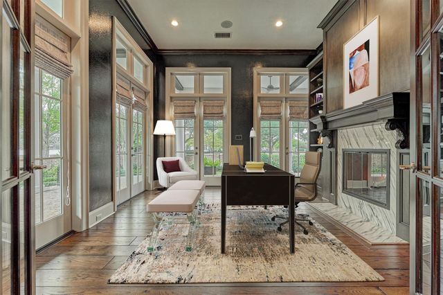22 E Shore Drive, The Woodlands, TX 77380