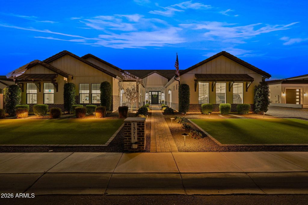 1371 E KINGBIRD Place, Chandler, AZ 85286 — photo 2
