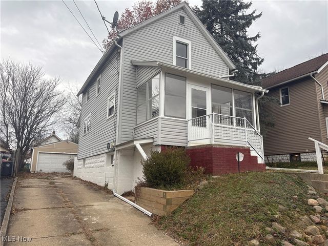 2286 6th Street SW, Akron, OH 44314