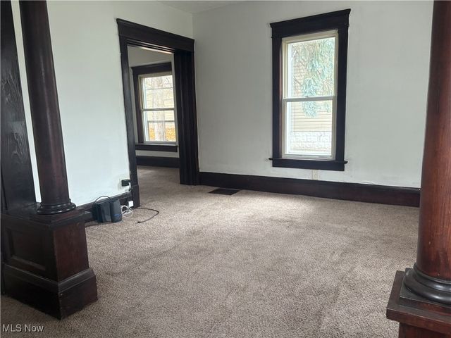 2286 6th Street SW, Akron, OH 44314