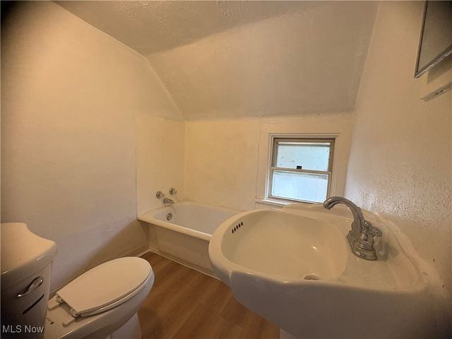 2286 6th Street SW, Akron, OH 44314