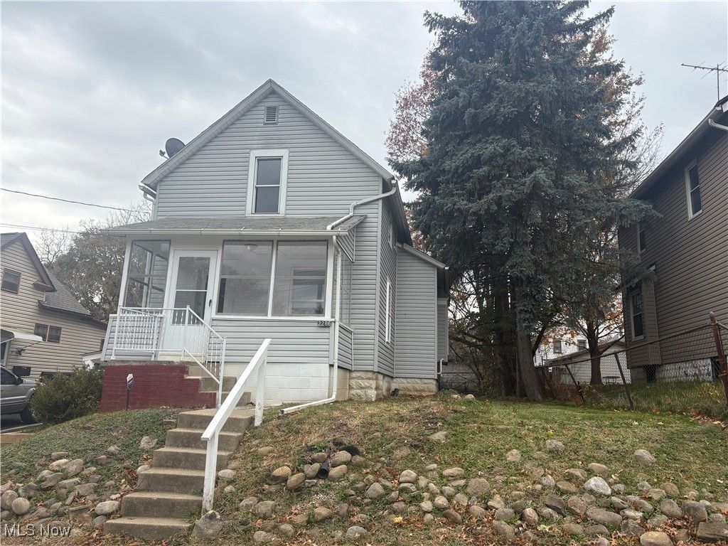 2286 6th Street SW, Akron, OH 44314