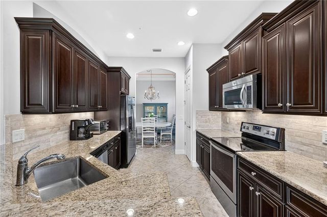 10341 Glastonbury CIR # 201, Fort Myers, FL 33913