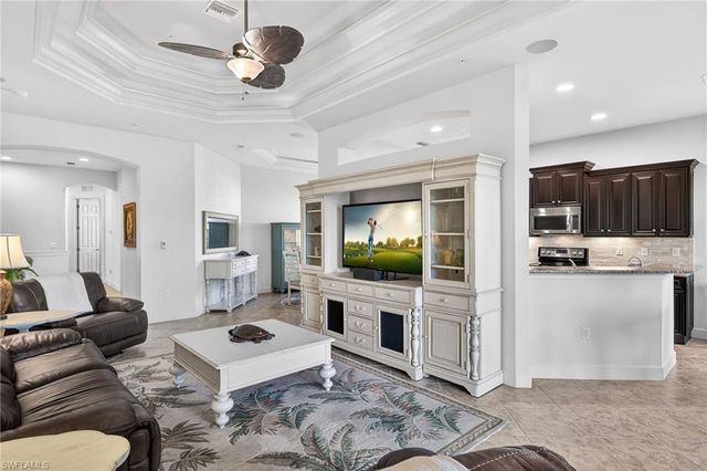 10341 Glastonbury CIR # 201, Fort Myers, FL 33913